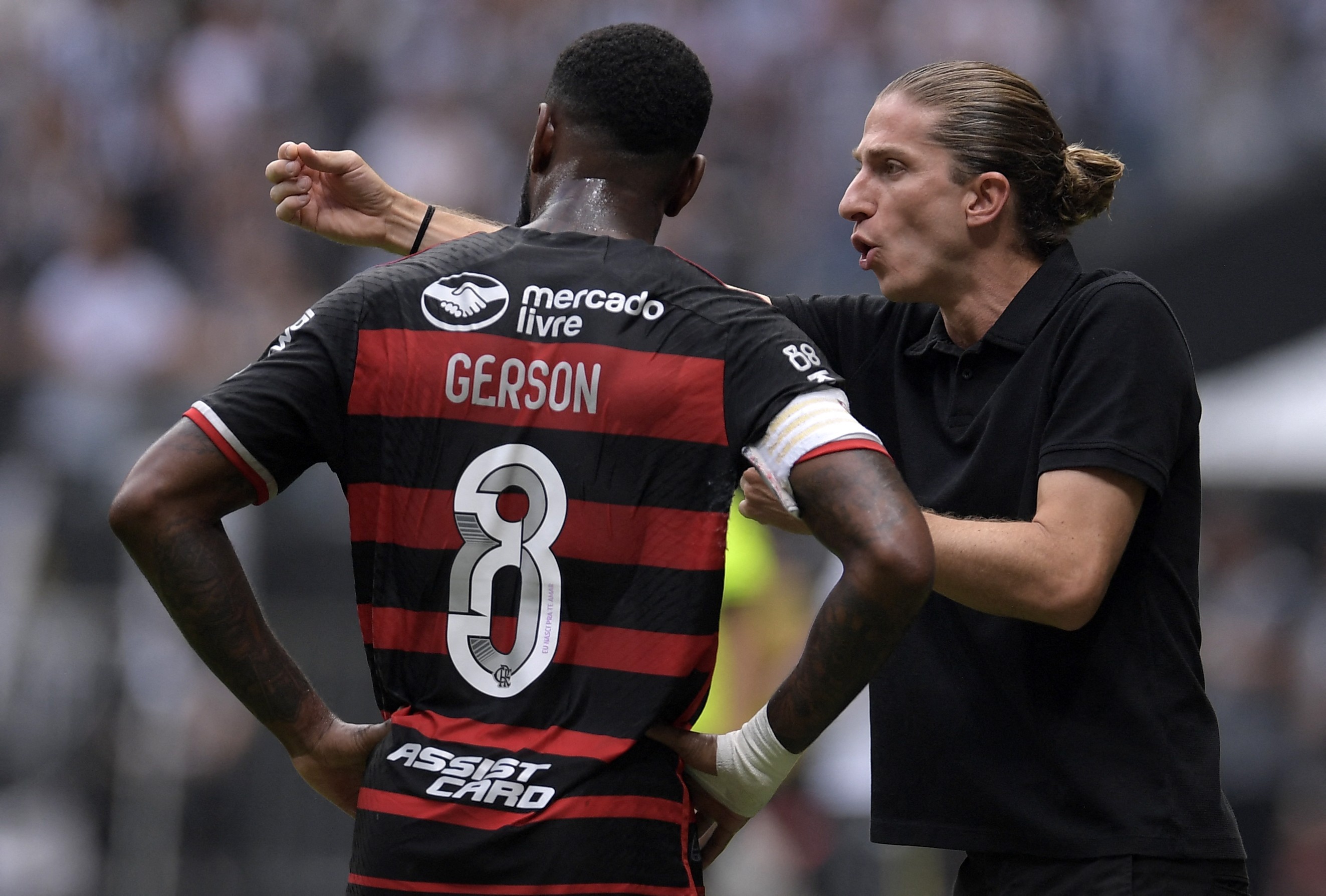 Filipe Luís confirma permanência de Gerson no Flamengo e elogia valorização no clube