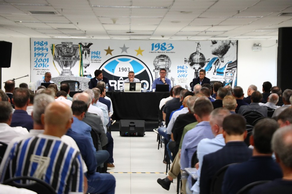 Conselheiros do Grêmio aprovam demonstrativos financeiros de 2024 — Foto: Lucas Uebel/Grêmio