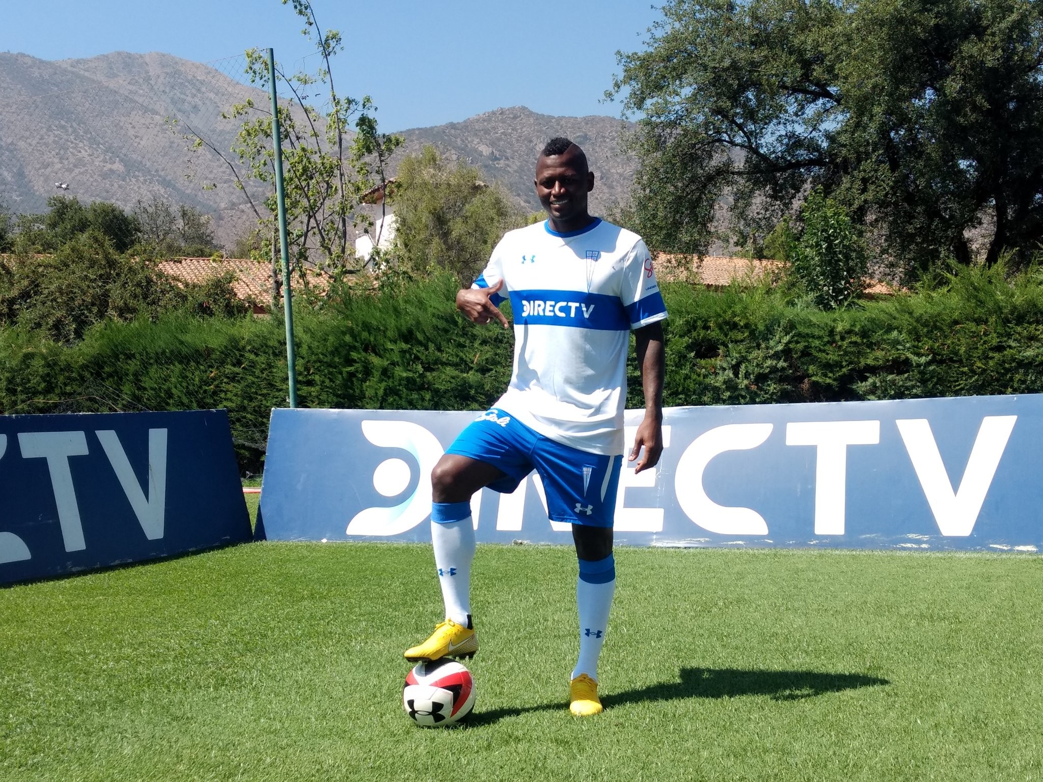 Ex-Vasco e Cruzeiro, Riascos acerta com a Universidad Católica | Ge