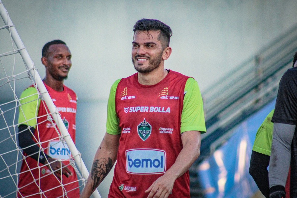 Manaus FC anuncia zagueiro que já atuou na Champions League
