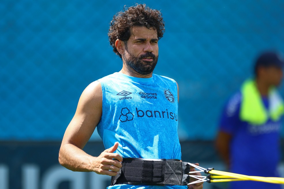 Diego Costa em treino do Grêmio — Foto: Rodrigo Fatturi/Grêmio