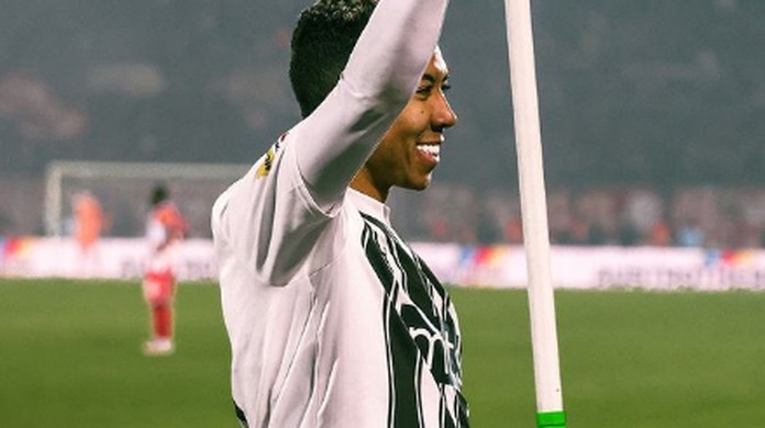 FLAMENGO FECHA COM ATACANTE! Novos reforços chegam enquanto negociações seguem em andamento!