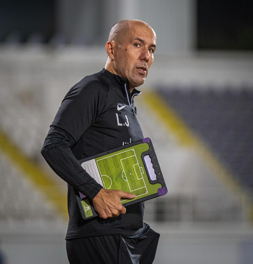 Leonardo Jardim durante passagem pelo Al Ain, time dos Emirados Árabes Unidos — Foto: Divulgação