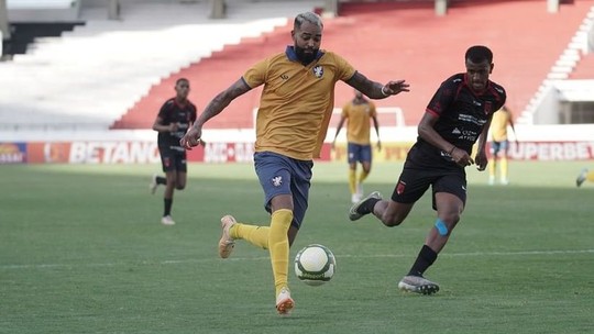 Retrô goleia, garante vaga na semifinal e assegura lugar na Série D de 2025  - Foto: (Retrô / Divulgação)