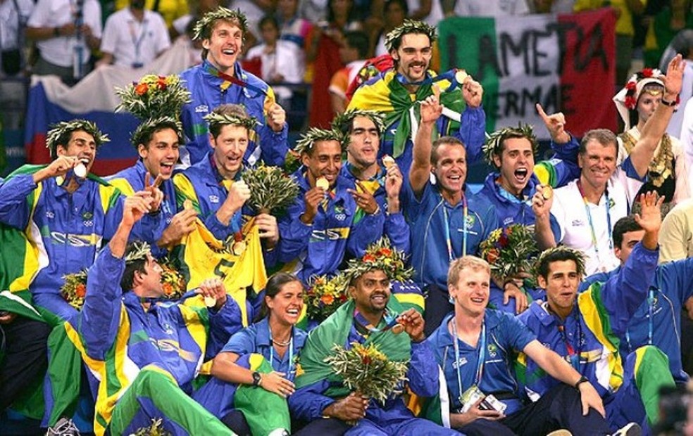 Giba é eleito o melhor jogador de vôlei do Brasil de todos os tempos em  votação popular, vôlei