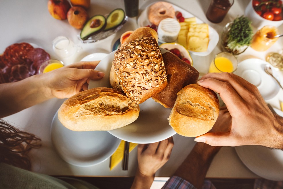 Pães podem fazer parte uma dieta saudável, desde que consumidos com moderação — Foto: iStock