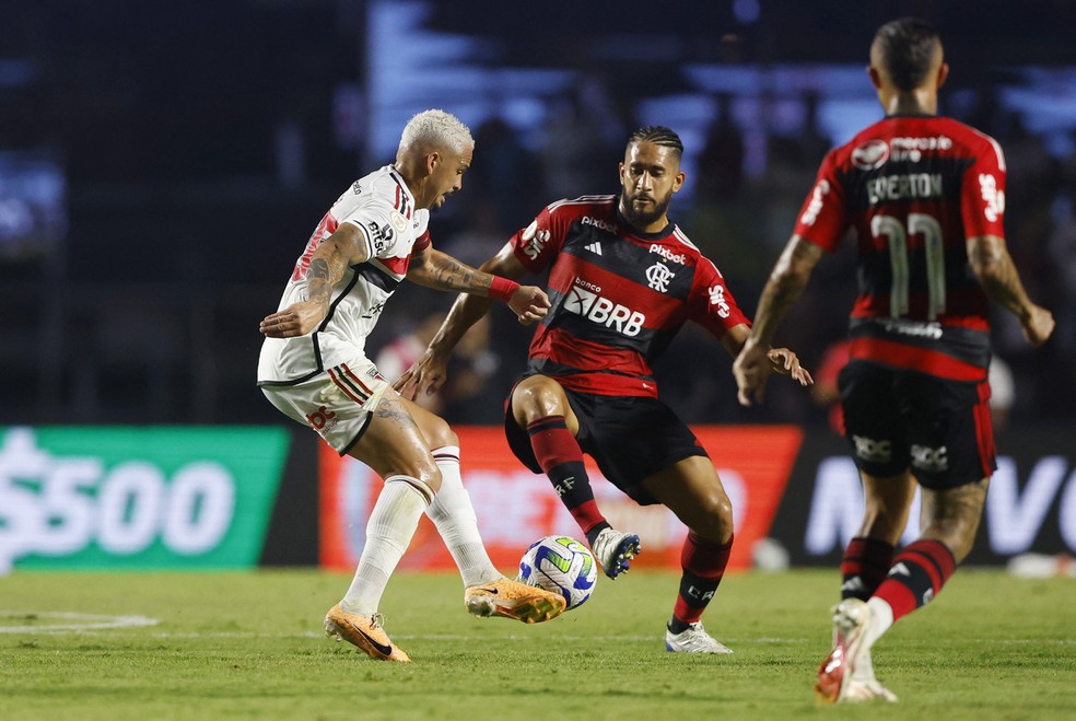 Mesmo derrotado por São Paulo, Flamengo é campeão Brasileiro