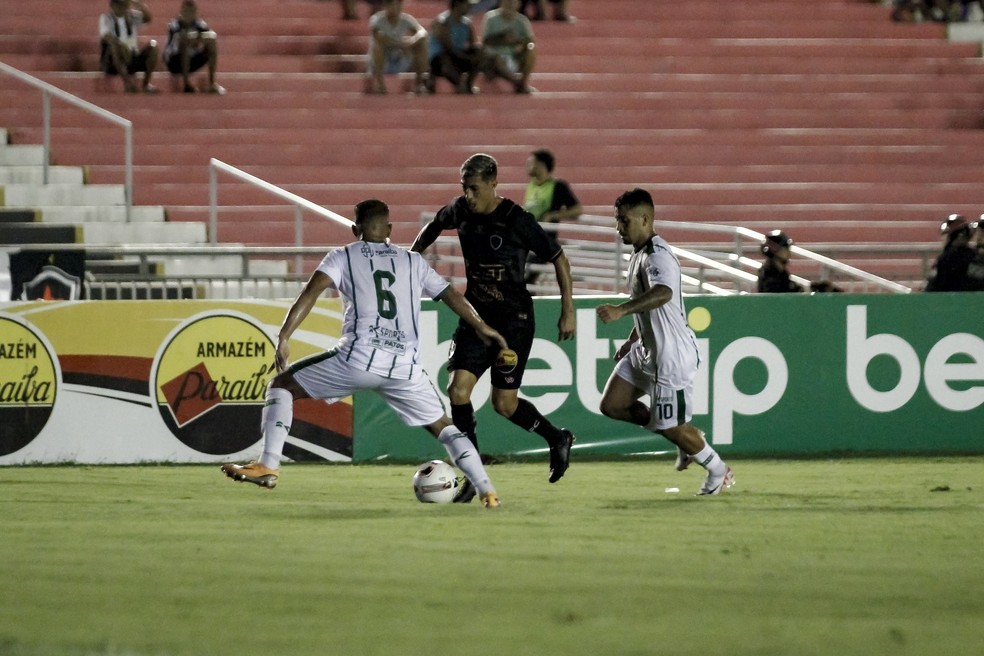 Nacional de Patos perdeu a lideran�a do Paraibano em um jogo de seis pontos contra o Botafogo-PB � Foto: Cristiano Santos / Botafogo-PB