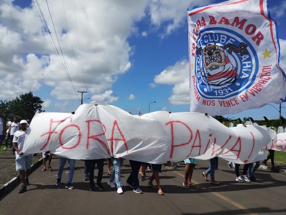 Organizada protesta contra Renato Paiva — Foto: Divulgação/Redes sociais