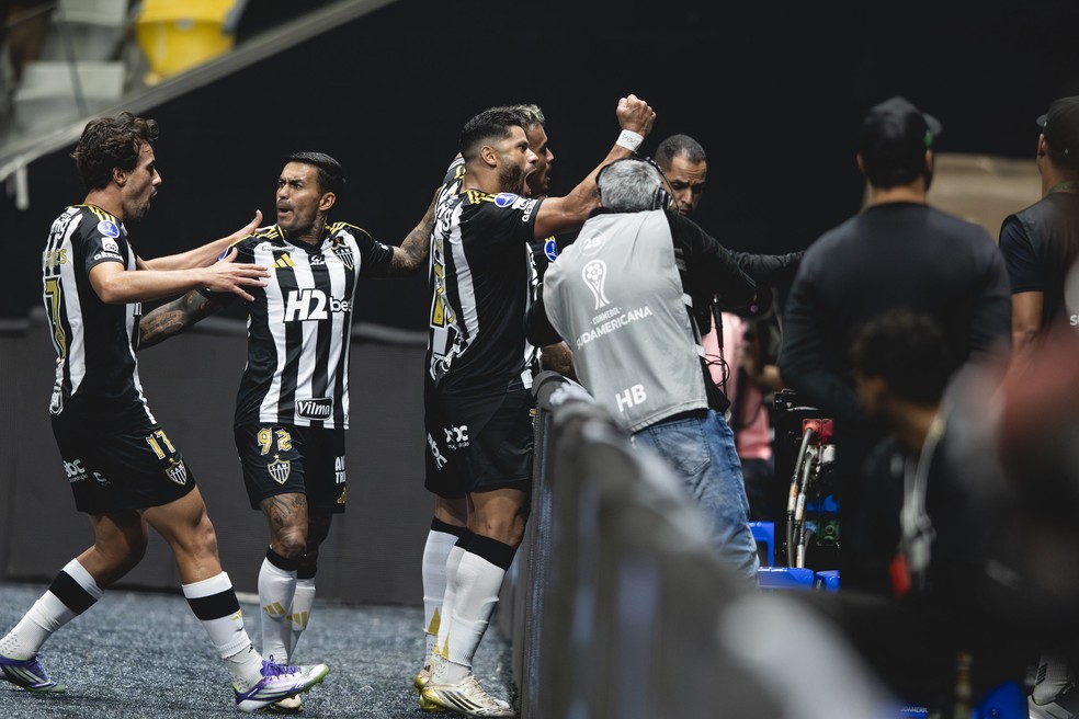 Hulk comemora gol pelo Atlético-MG — Foto: Pedro Souza/ Atlético