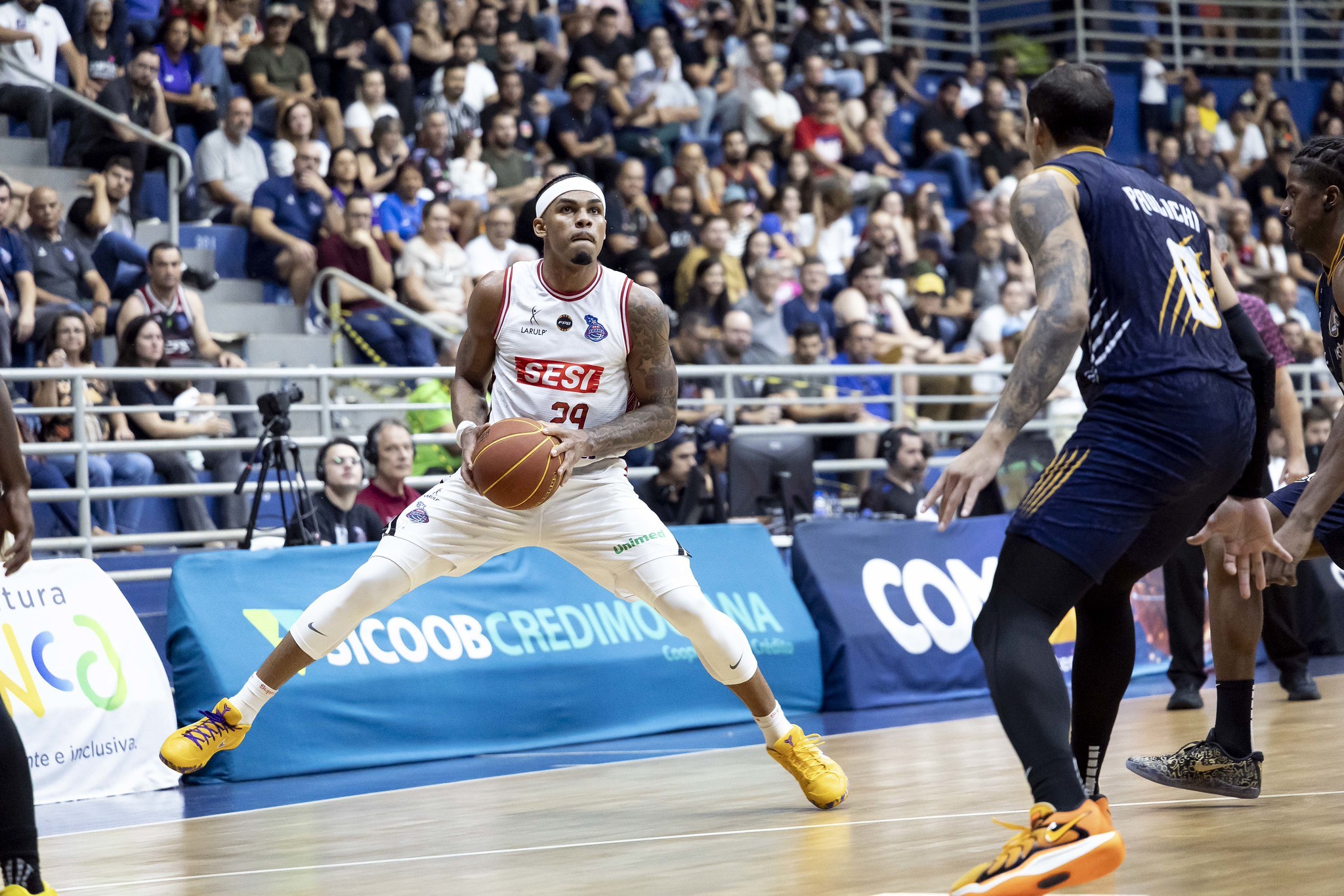 Em ascensão nos playoffs, Reynan assume protagonismo no Franca e foca na reação em Mogi