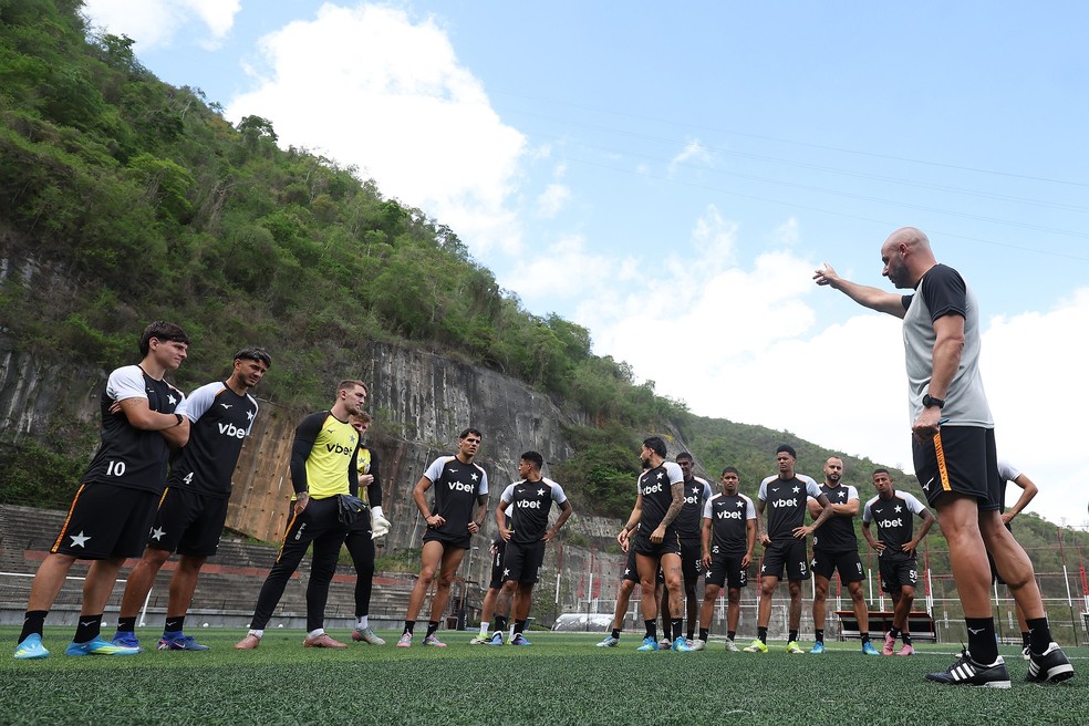 Treino do Botafogo no CT do Caracas, na Venezuela — Foto: Vitor Silva/BFR