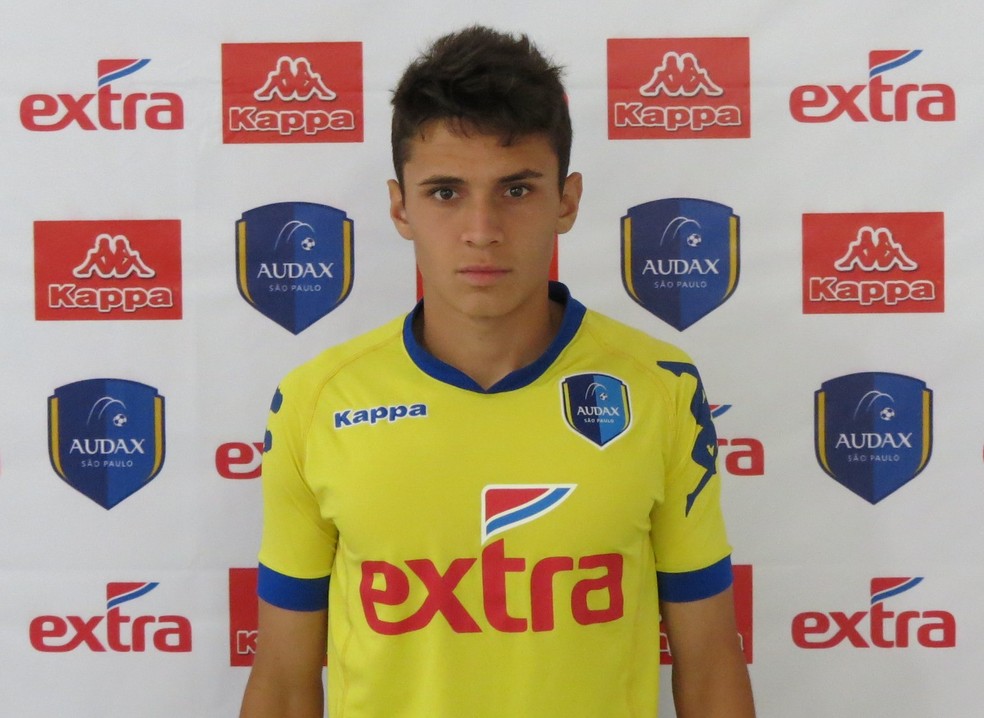 Raphael Veiga durante sua passagem pela base do Audax — Foto: Divulgação