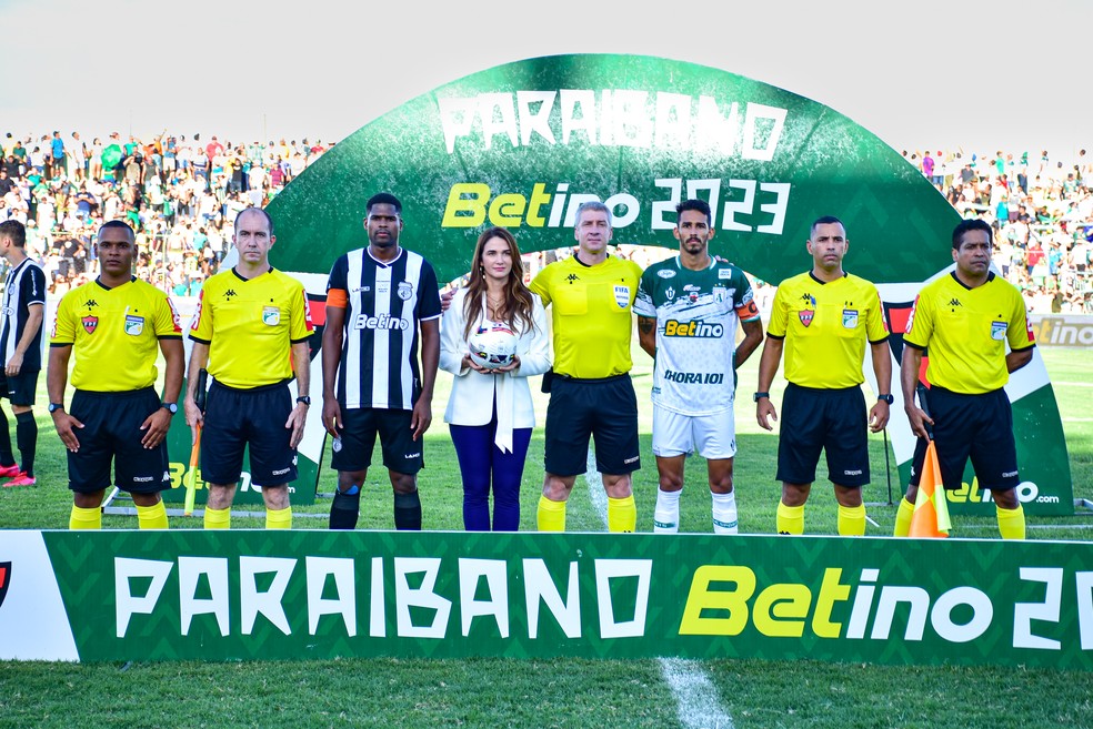 Sousa e Treze fizeram a final do ano passado, também com transmissão das TVs Cabo Branco e Paraíba — Foto: Estefinho Francelino