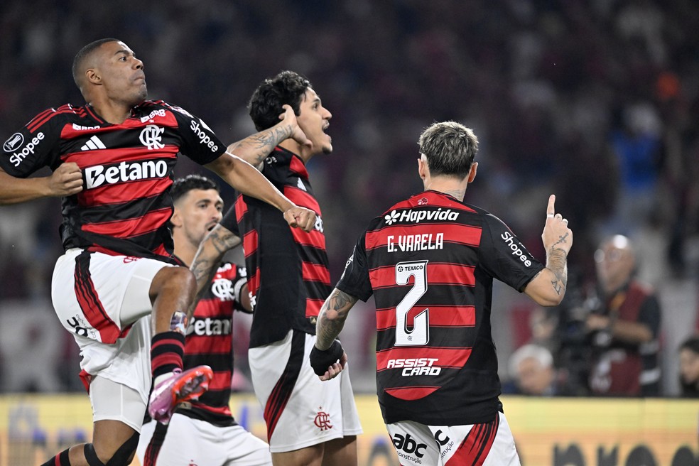 Comemora&ccedil;&atilde;o do gol em Flamengo x Estudiantes &mdash; Foto: Andr&eacute; Dur&atilde;o/ge
