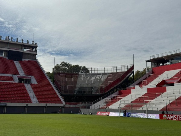 Entre o moderno e o rústico, gramado desgastado preocupa Flamengo para duelo contra o Estudiantes