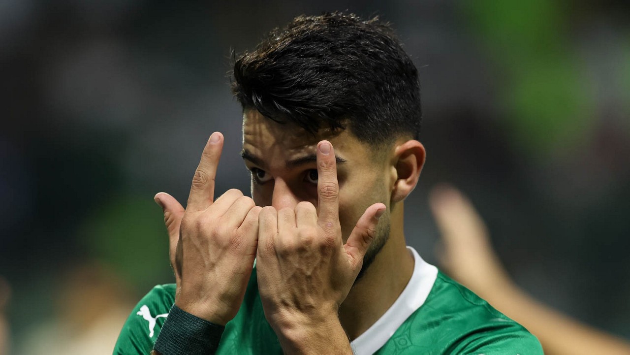 Flaco López está prestes a bater melhor ano no Palmeiras e pode virar maior goleador desde Barcos