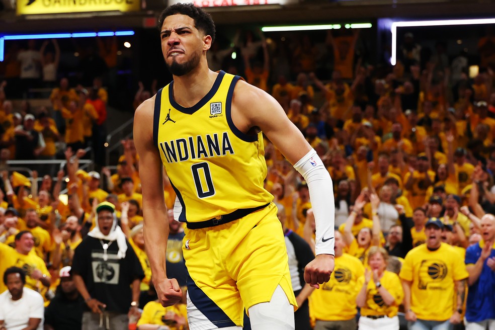 Tyrese Haliburton comemora cesta em Indiana Pacers x New York Knicks, pela NBA — Foto: Gregory Shamus/Getty Images