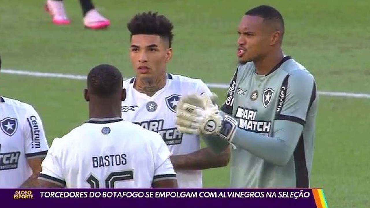 Torcedores do Botafogo celebram jogadores alvinegros na seleção brasileira