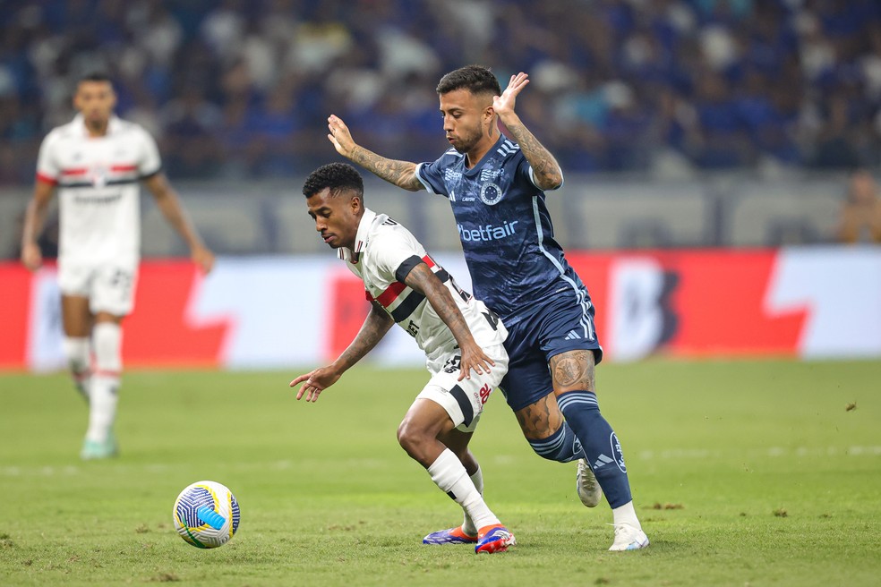 Cruzeiro x São Paulo; Marcos Antônio e Matheus Henrique — Foto: Gilson Lobo/AGIF