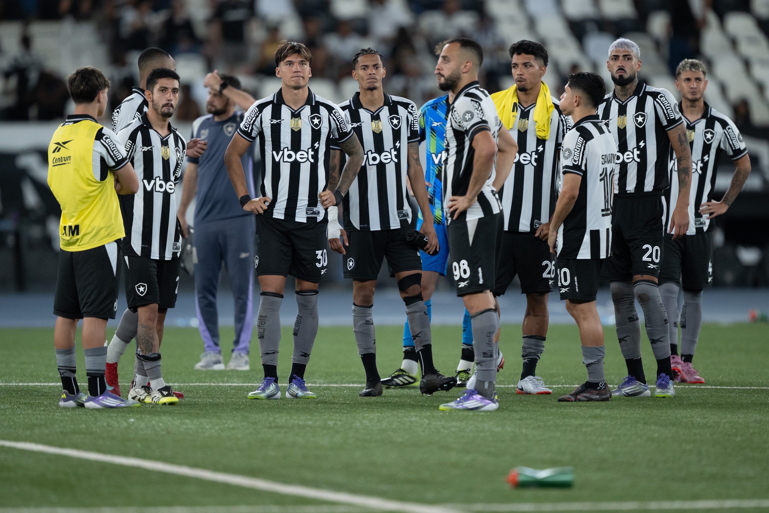 Análise: Botafogo volta a se frustrar na Copa do Brasil e erros apontam para fim de ano protocolar em 2025