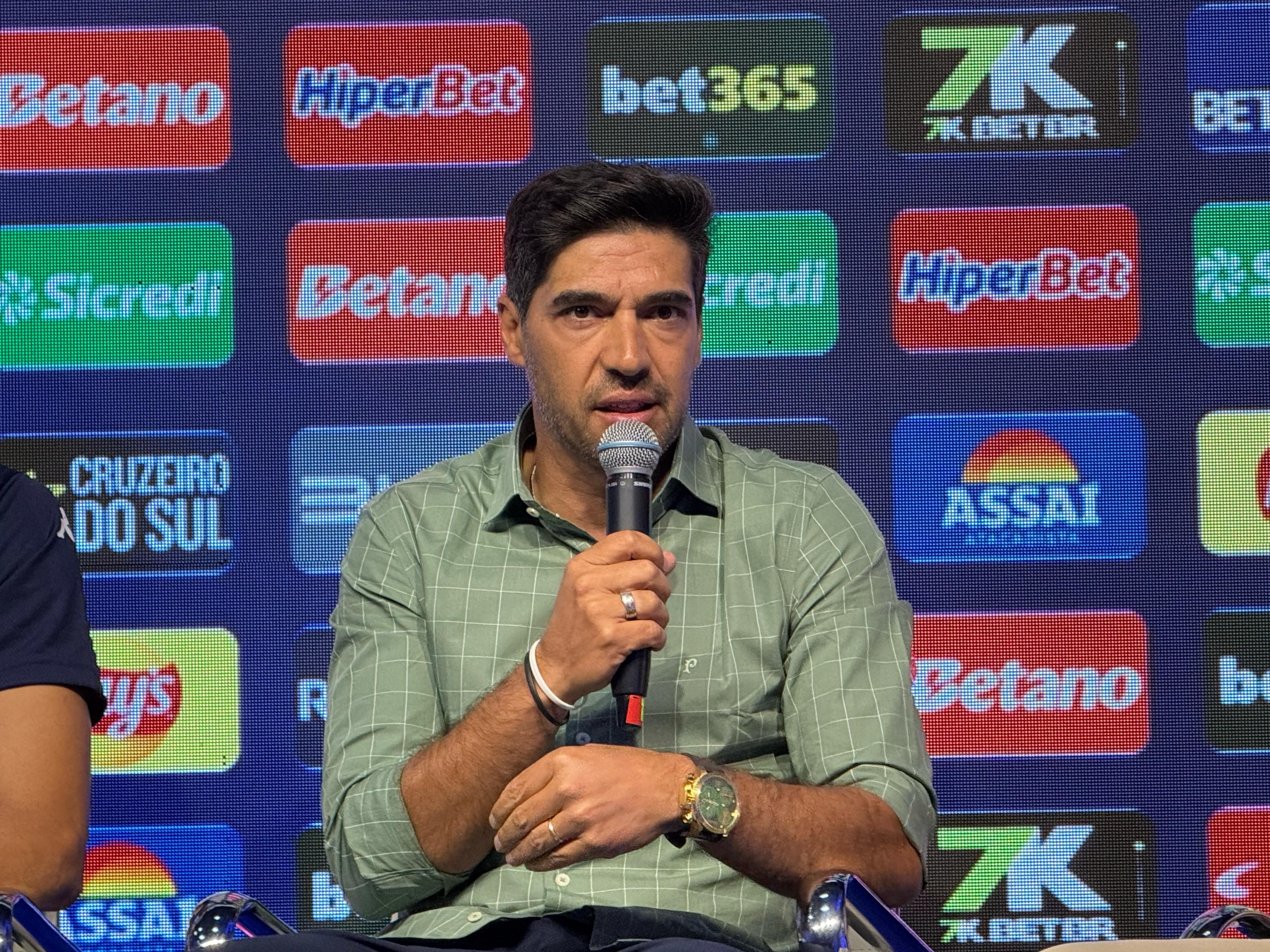 Abel usa filme para exigir respeito no dérbi e minimiza impacto do tetra no Palmeiras