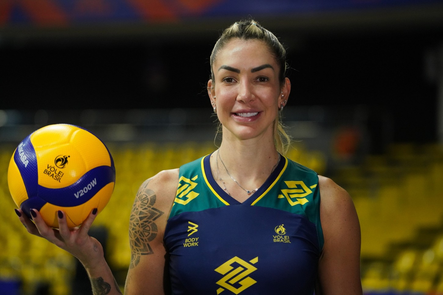 Thaisa do vôlei: altura, idade, posição, time e biografia