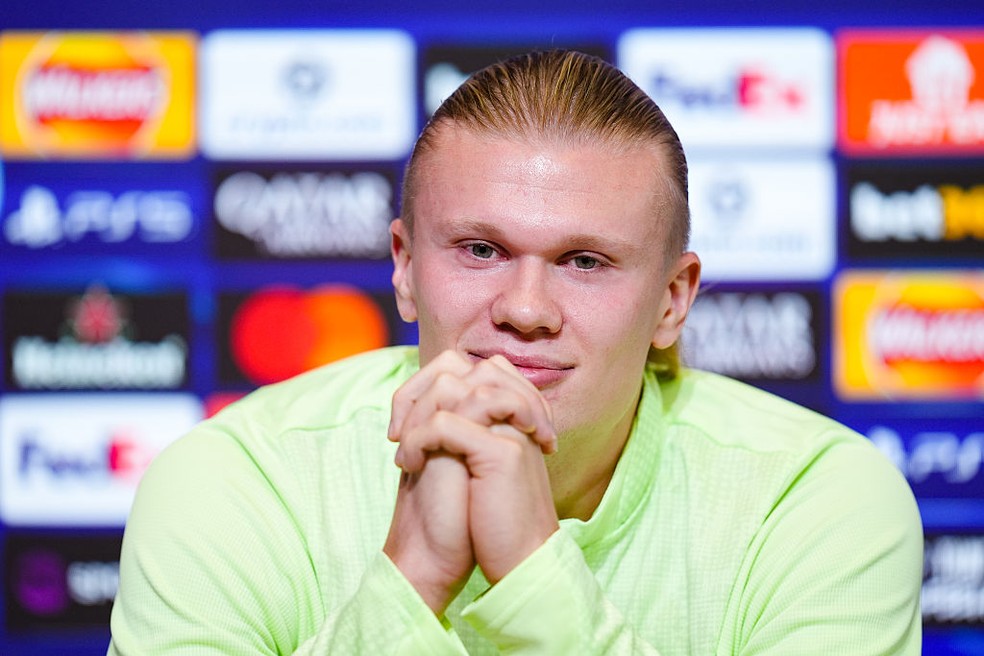 Erling Haaland em ação pelo Manchester City.