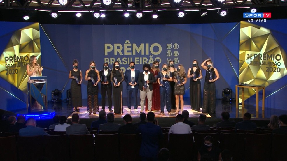 Jogadoras do Corinthians durante cerimônia de Premiação do Campeonato  Paulista Feminino
