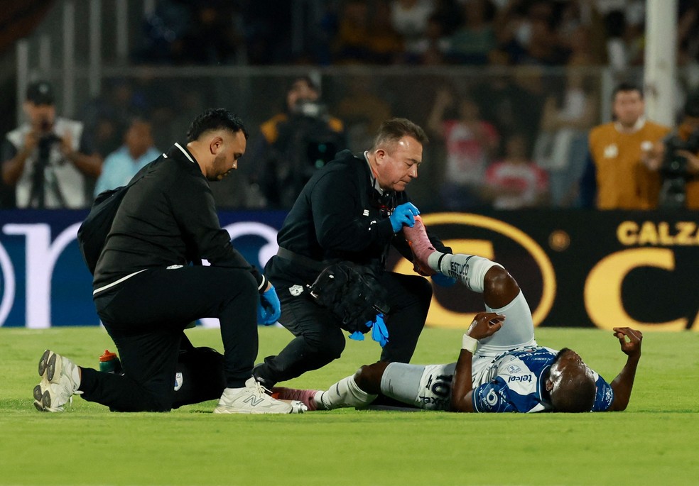 Enner Valencia ao sofrer entorse pelo Pachuca