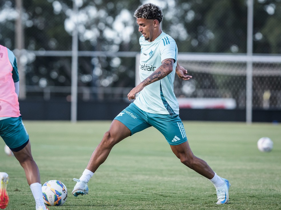 Gui Meira em treino do Cruzeiro — Foto: Gustavo Aleixo/Cruzeiro