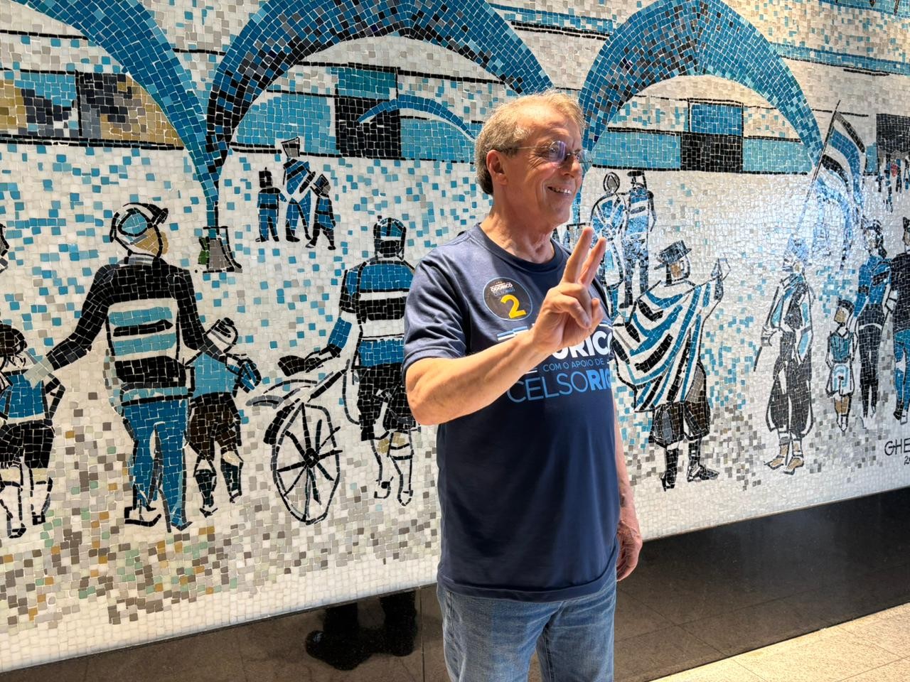 Odorico Roman assume presidência do Grêmio, prometendo novos horizontes para o clube.