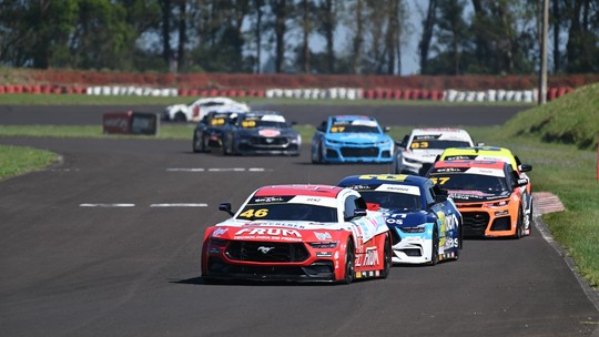 Nascar Brasil: Tarumã coroa os campeões Vitor Genz e Jorge Martelli 