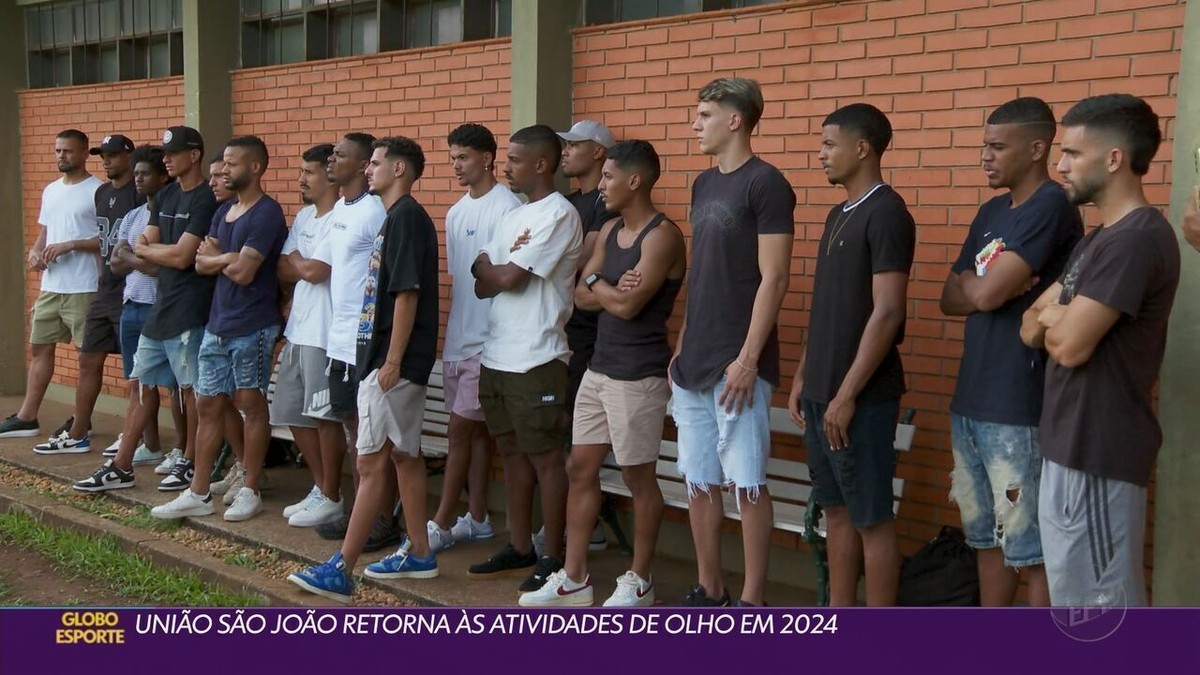 Juniores campeões no Torneio Internacional de São João - Clube