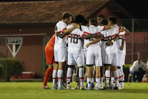 São Paulo alcança marca de 30 gols sofridos em oito jogos no Brasileiro sub-20