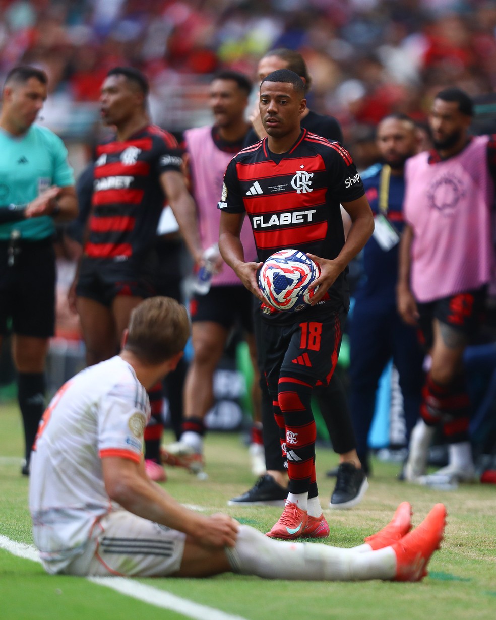 De la Cruz em ao pelo Flamengo contra o Bayern  Foto: Gilvan de Souza / Flamengo