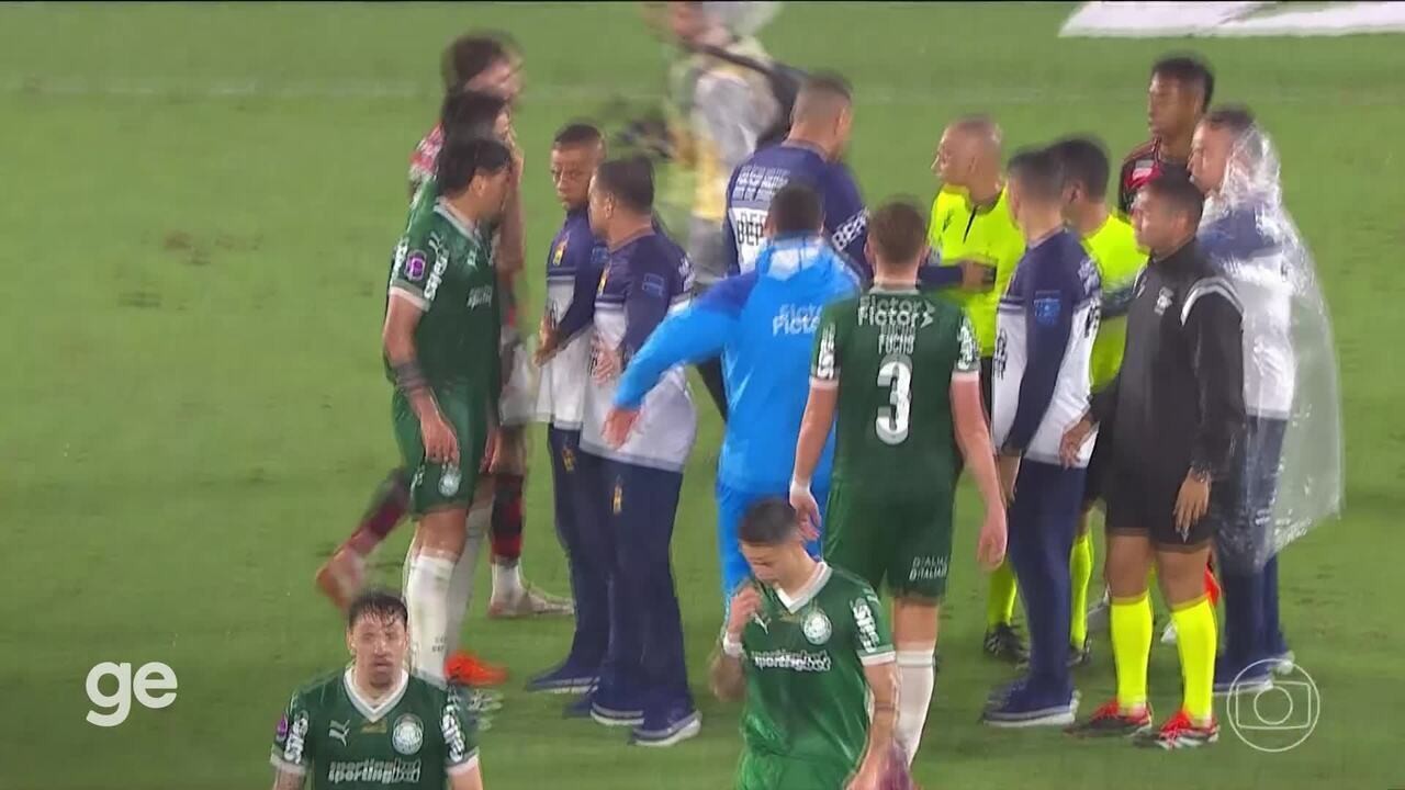 Árbitro relata na súmula expulsão de Piquerez por conduta antidesportiva