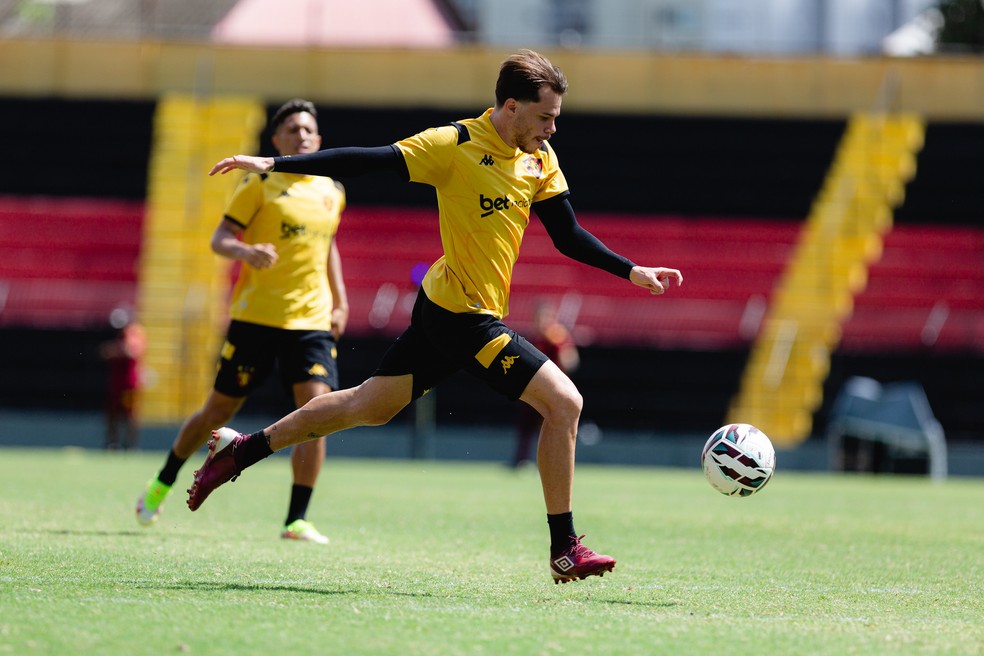 Barletta em treino do Sport na Ilha do Retiro — Foto: Paulo Paiva/Sport