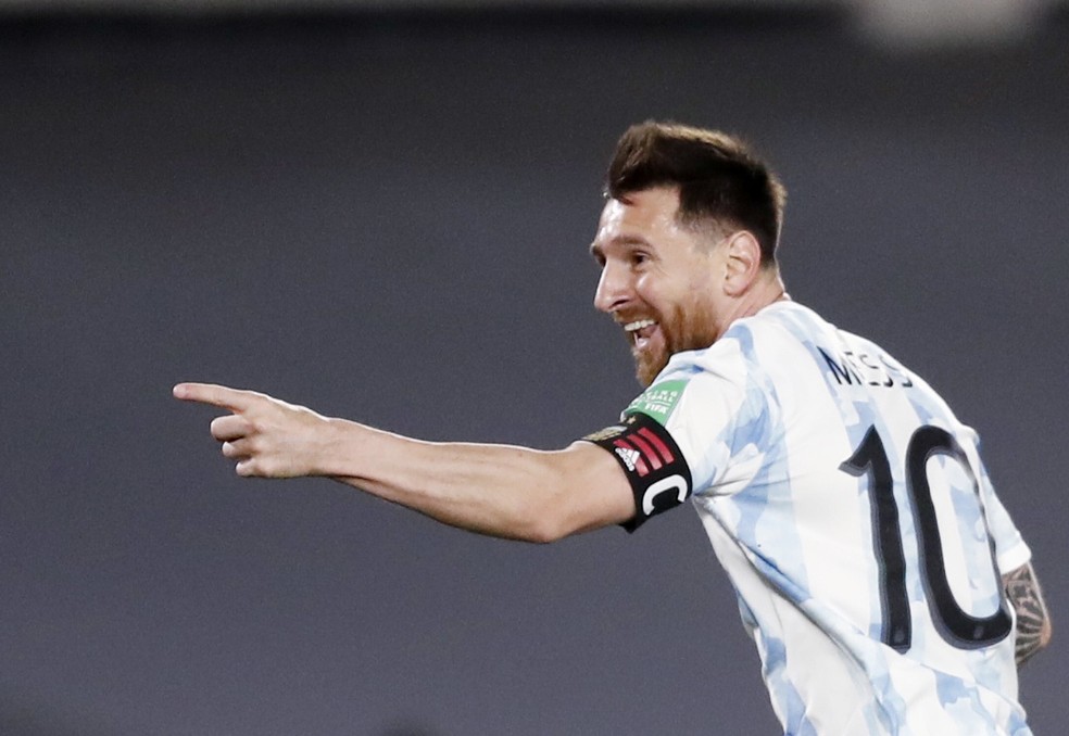 Scaloni convoca Messi e sete promessas para jogos das Eliminatórias - Folha  PE
