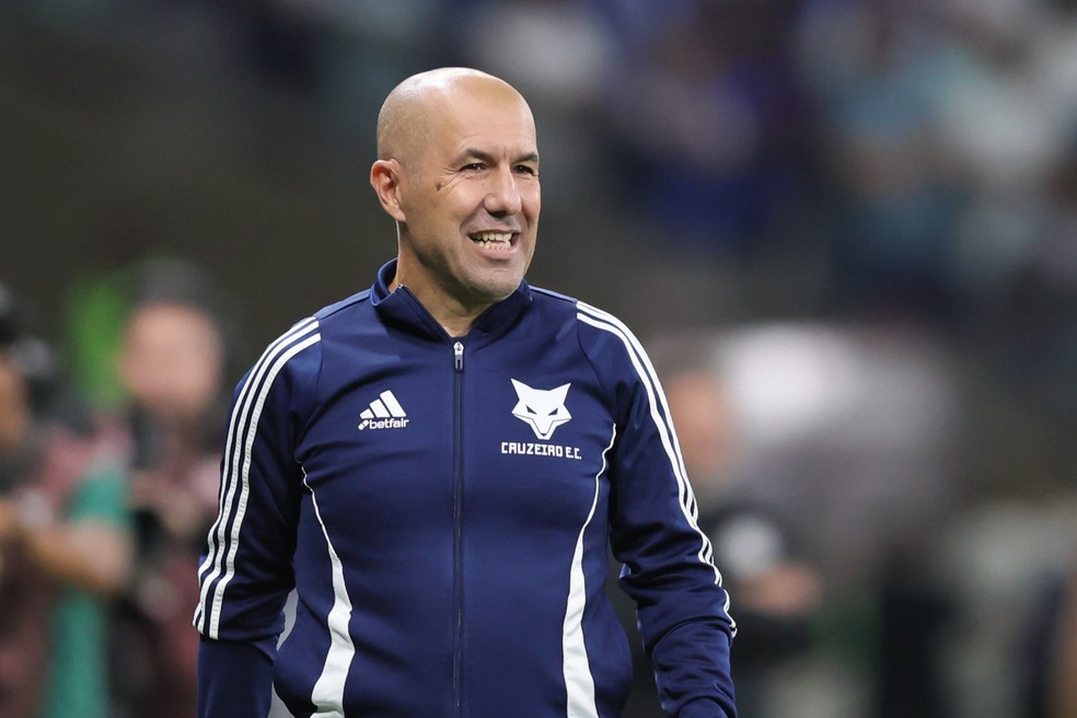 Leonardo Jardim treina paraCruzeiro x Santos