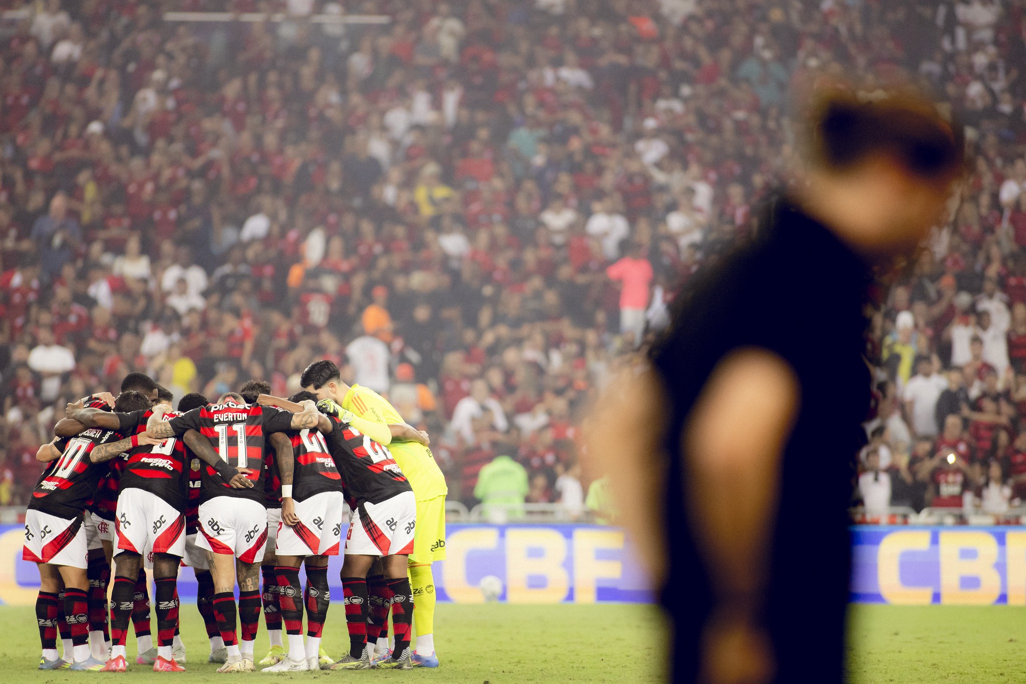 Flamengo busca equilíbrio entre defesa e ataque contra o fraco desempenho em casa do elenco rival