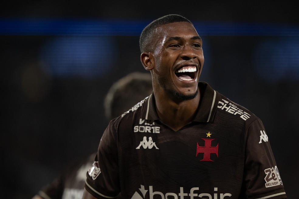 Rayan, do Vasco, aps vitria contra o Fluminense  Foto: Jorge Rodrigues/AGIF