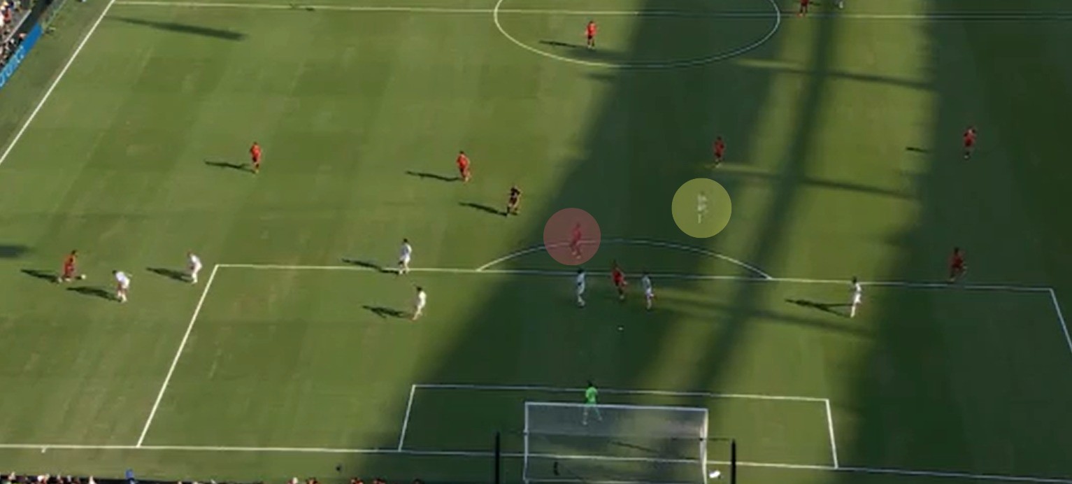 Câmera aérea: veja por que Simeone não alcançou Ferran Torres em gol do título