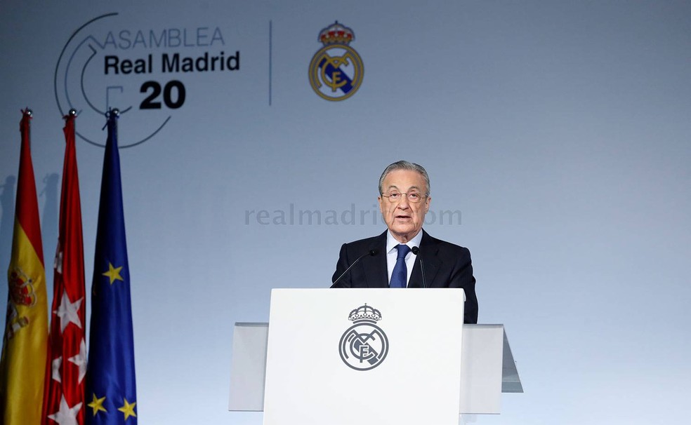 Florentino Pérez, presidente do Real Madrid, durante Assembleia Geral — Foto: Victor Carretero