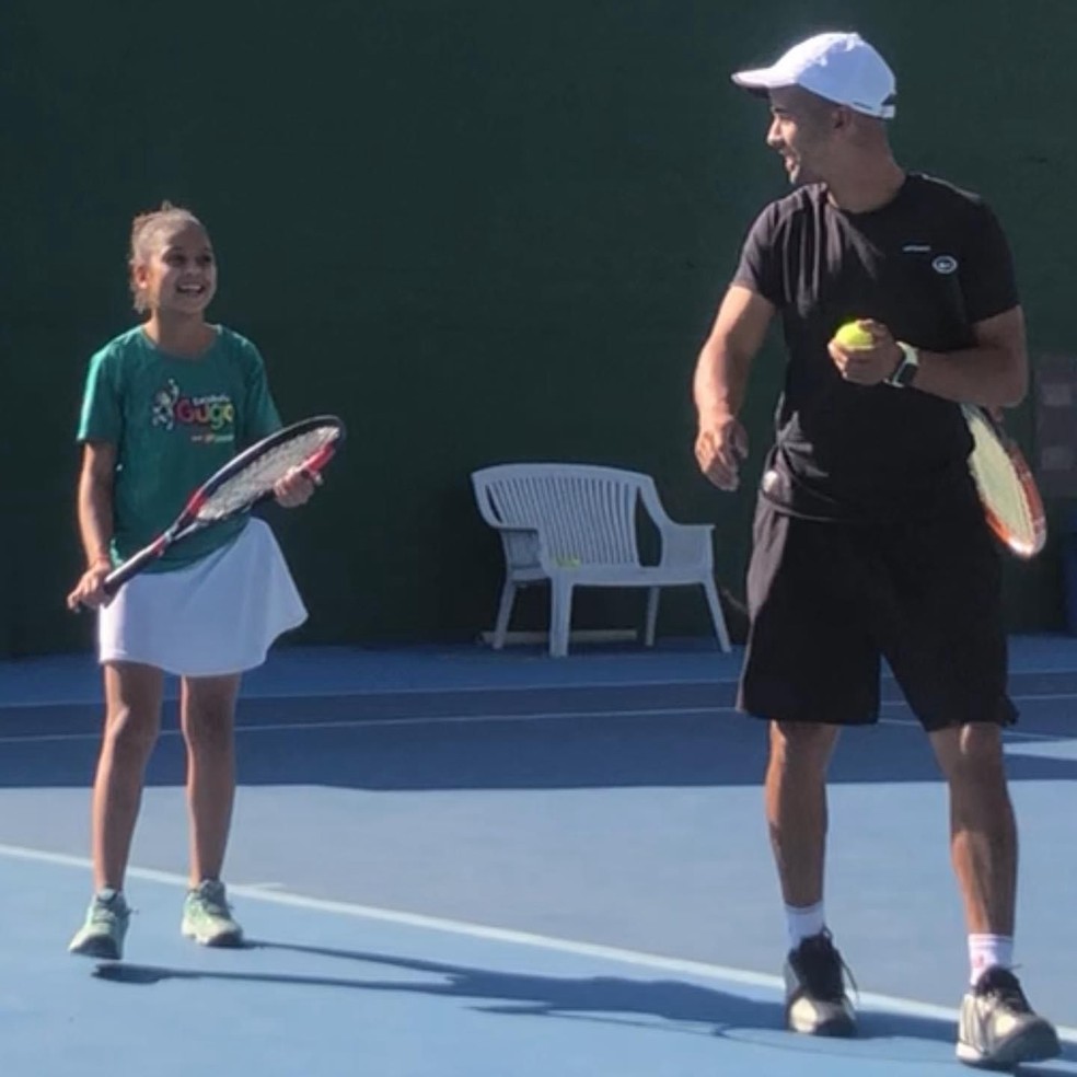 Nauhany Silva e o pai em quadra — Foto: Acervo pessoal