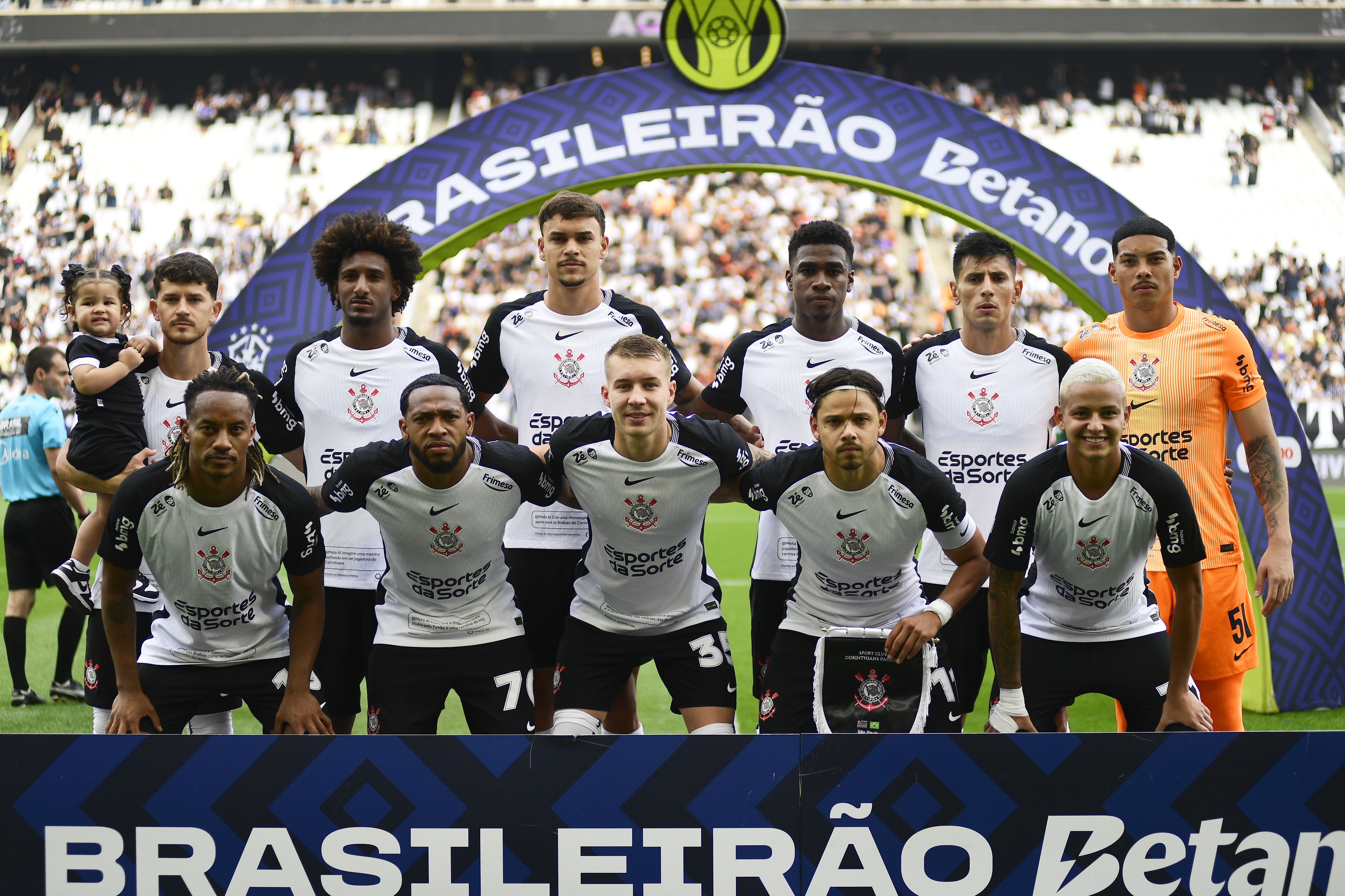 Estreia surpreendente e destaque em campo: empate do Corinthians traz promessas e reencontros emocionantes
