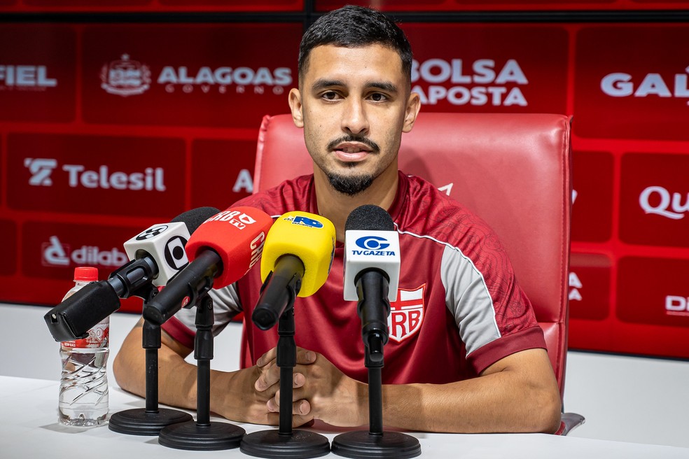 Danielzinho falou que jogo contra o Fortaleza pode ser a virada da chave para o CRB — Foto: Ascom/CRB