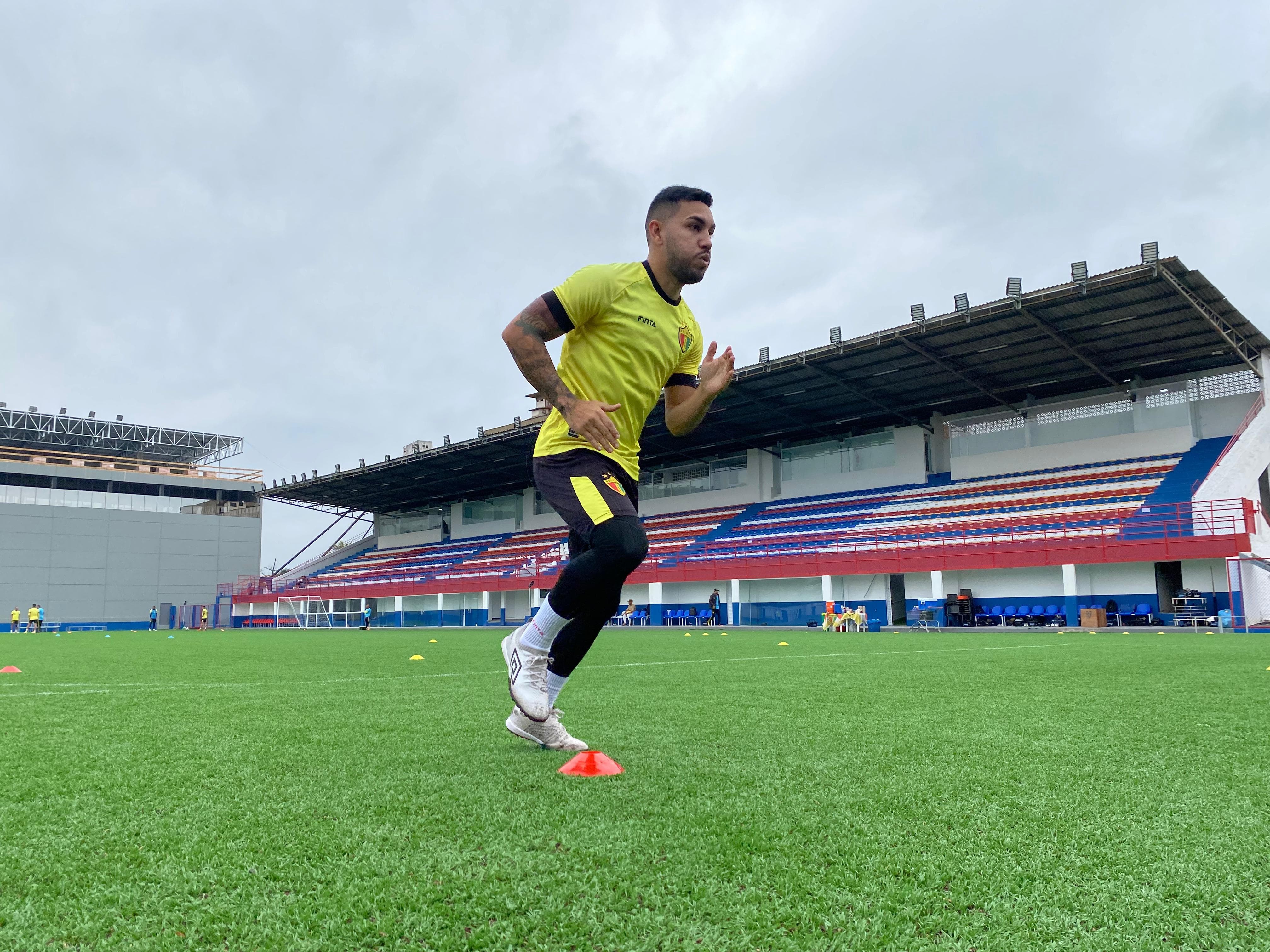 Brusque tem previsão de retorno para Alex Ruan e Guilherme Queiróz