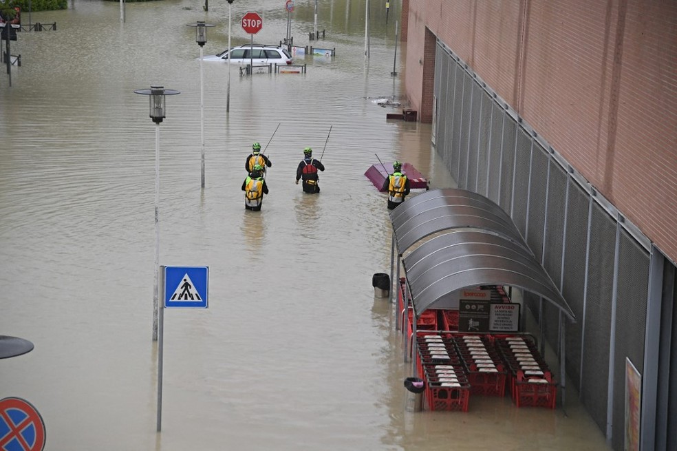 Regi&atilde;o da Emilia-Romagna, na It&aacute;lia, sofre com tempestades e alagamentos ao longo do m&ecirc;s de maio; F1 decidiu cancelar corrida &mdash; Foto: Alessandro SERRANO / AFP
