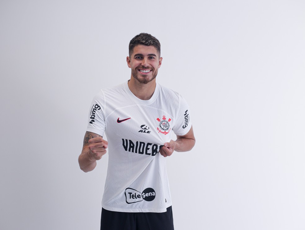 Pedro Raul é oficializado como jogador do Corinthians — Foto: Divulgação/Corinthians